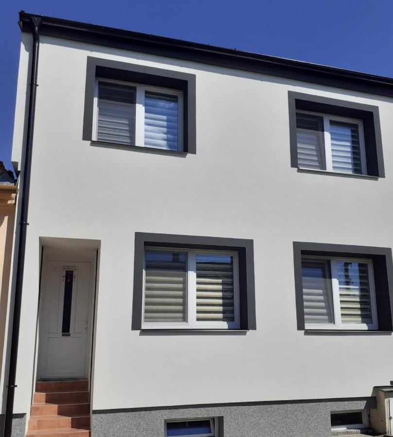 Apartman Laumar 3 Bzenec Exterior foto