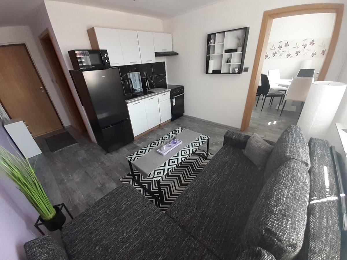 Apartman Laumar 3 Bzenec Exterior foto