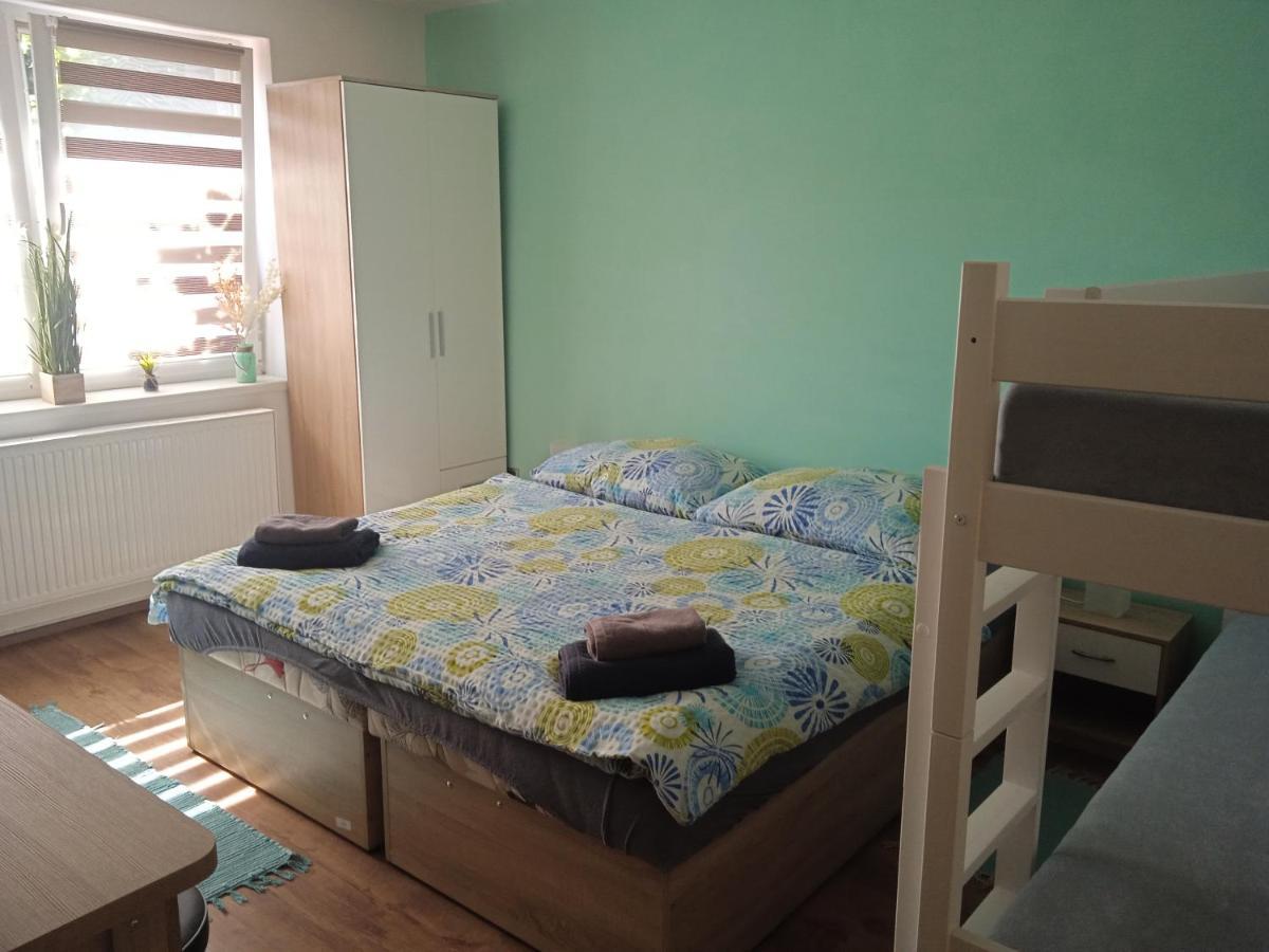Apartman Laumar 3 Bzenec Exterior foto